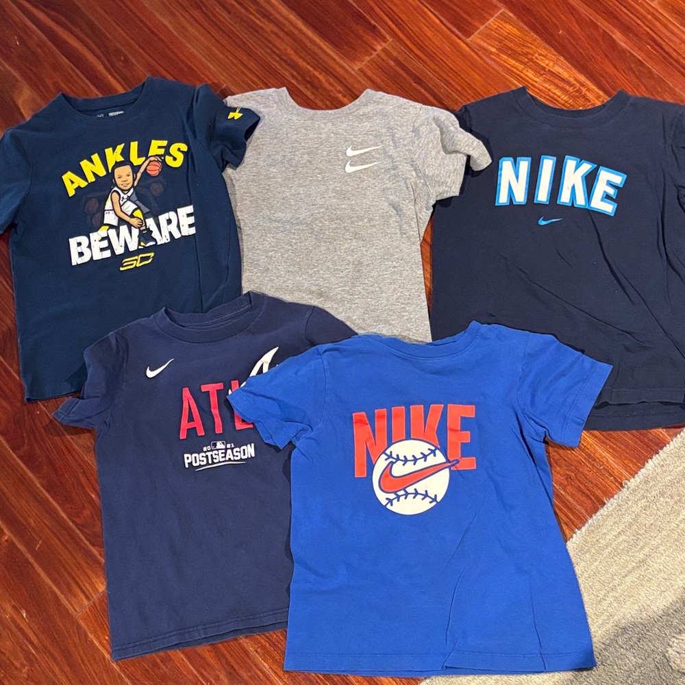 Bundle of Boys Small Nike Tee’s